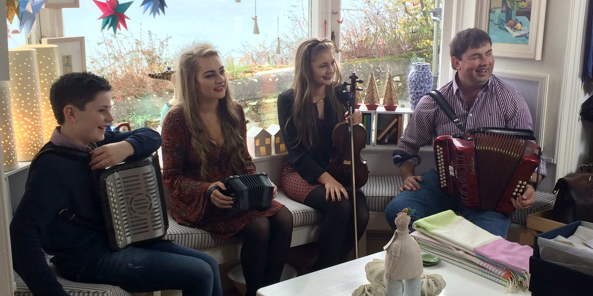 Image from Hup – Traditional Irish Music Series on TG4