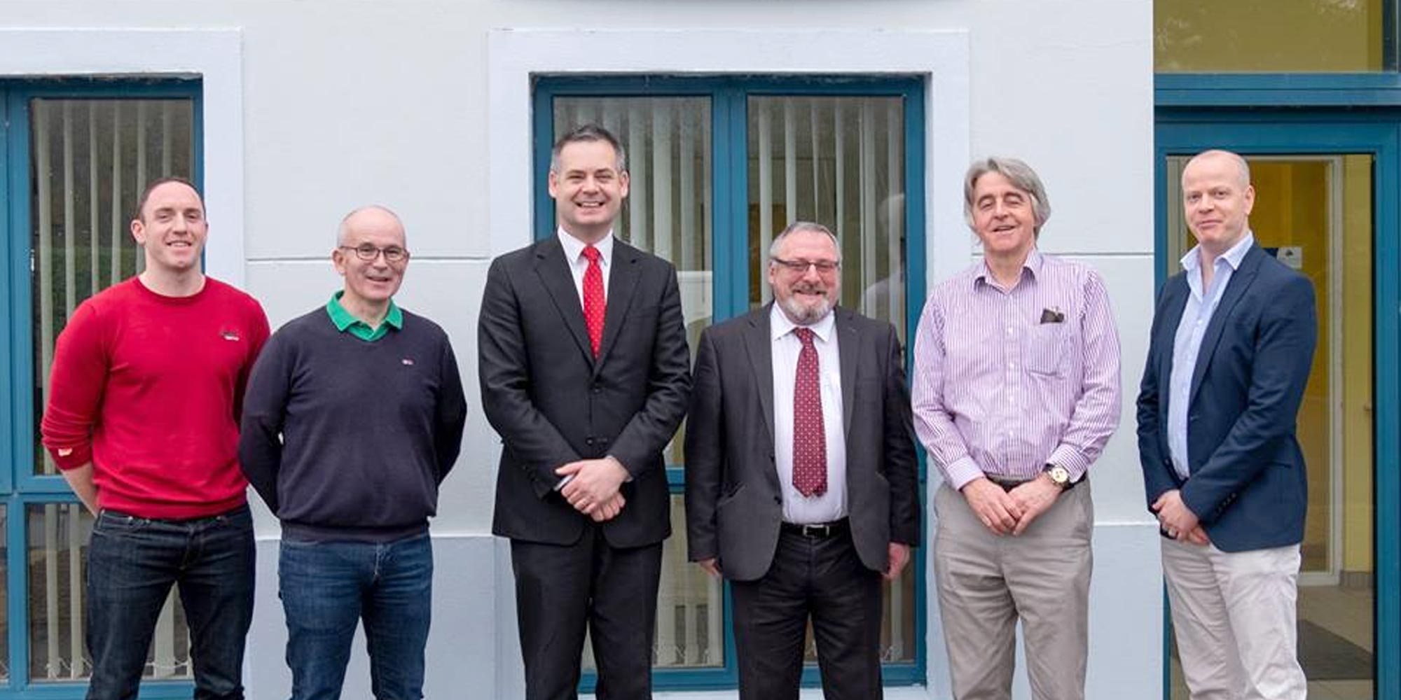 Pictiúr ó chlé go dheis: Ciaran Gallagher, Andrew Logan, Pearse Doherty, John Sheamais O'Fearraigh, Damian McKeever, Karl Simmmons