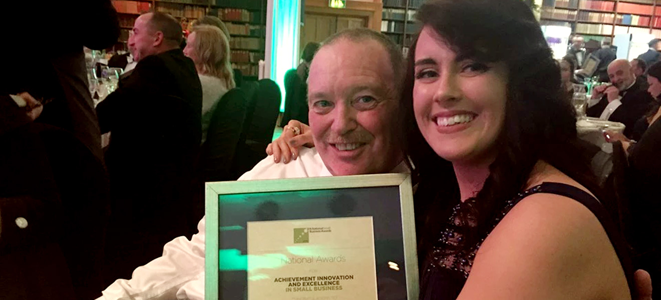 Tábla Ábalta ag gradaim an SFA Tábla Ábalta ag gradaim an SFA