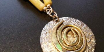 Slabhra óir ó Celtic Coin Jewellery