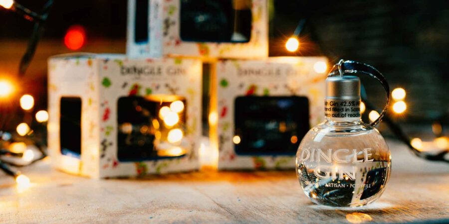 Maisiúchán Nollag lán le jin Dingle Distillery