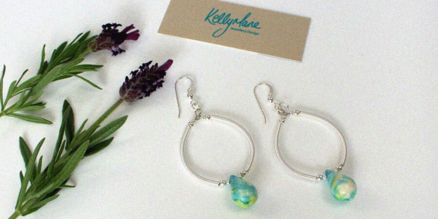 Fáinní cluaise deasa airgid uaidh KellyMarie McElligott