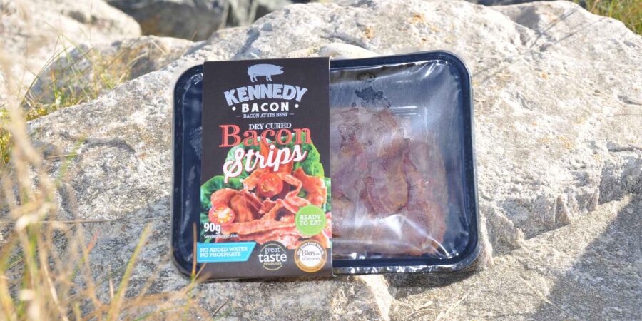 Slisíní bagúin le fáil uaidh Kennedy Bacon