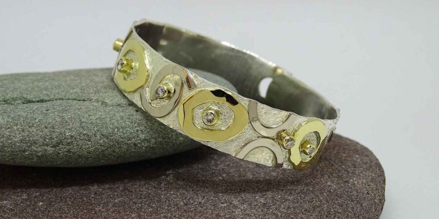 Bráisléad galánta óir agus airgid