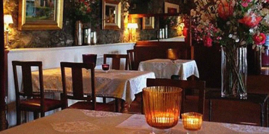 Boird réitithe i mbialann an White Gables